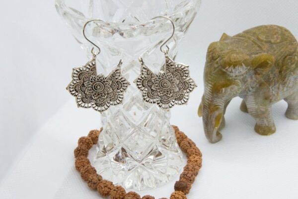 drop earrings silver boho lotus leaf mandala hippie style